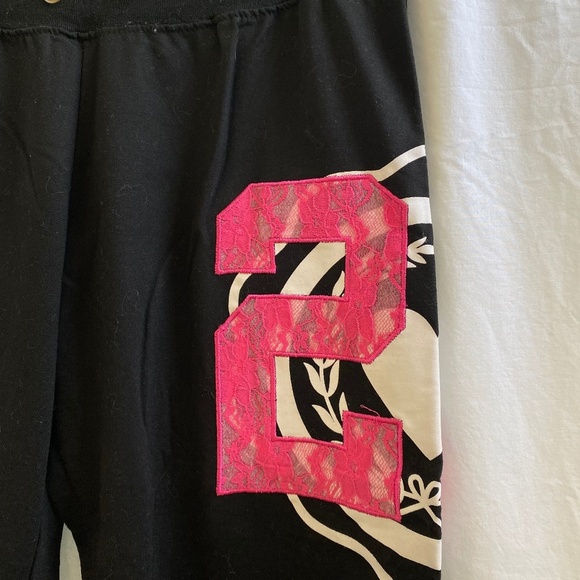 Capri Logger Sweatpants Size: Large - Picture 5 of 9